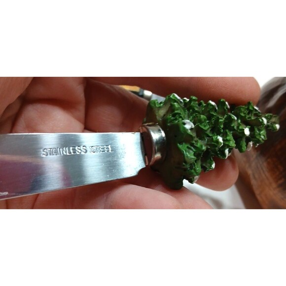 CKAO Santa’s Sack 4 Christmas Themed Cheese Knives Acorns Tree Presents Lantern - Picture 10 of 13